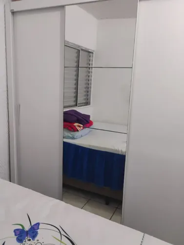 vendo guarda roupa desmontagem por conta do comprador e uma geladeira 110w já com tranfor