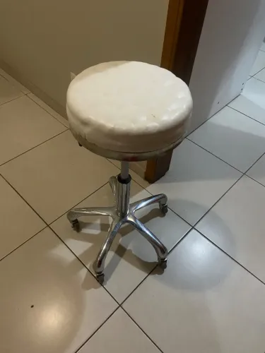 Cadeira (mocho) pra estética, salão de beleza