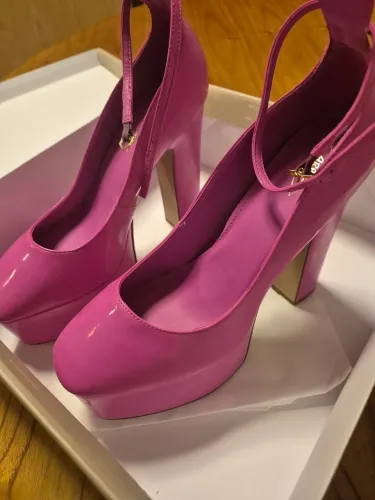 Sapato pink novo