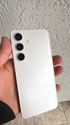 SAMSUNG S24
