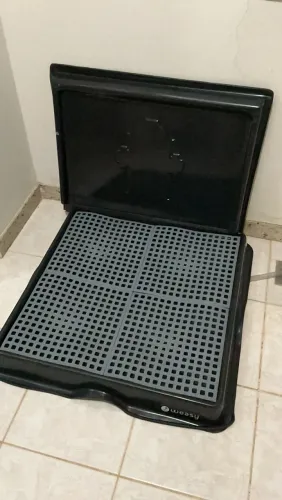 Weasy médio preto com parede 