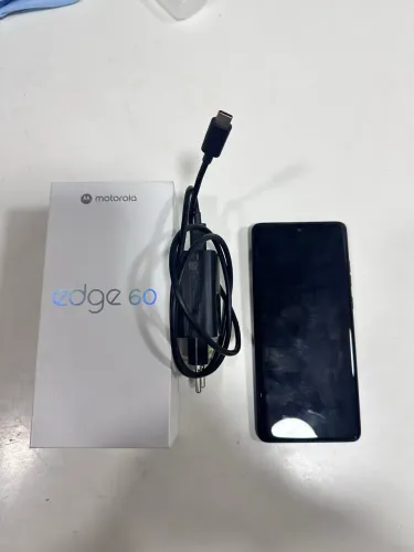 Smartphone Motorola Edge 60 5G 512GB, 12GB RAM, 12GB Ram Boost, Tela QuadCurve,