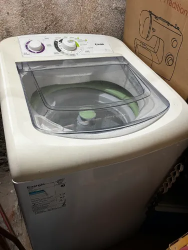 Vendo máquina cônsul 8 kilos, pouco usada