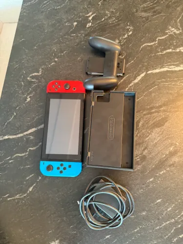 ? Nintendo Switch V2 32GB - Excelente estado!