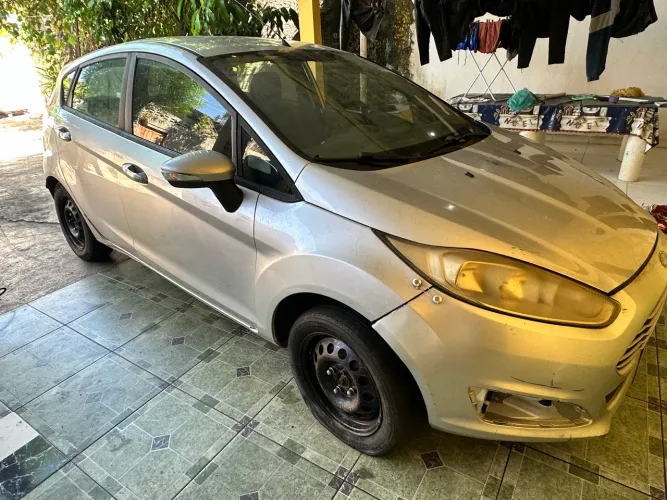 Ford Fiesta 1.6 16V Flex Aut. 5P 2014