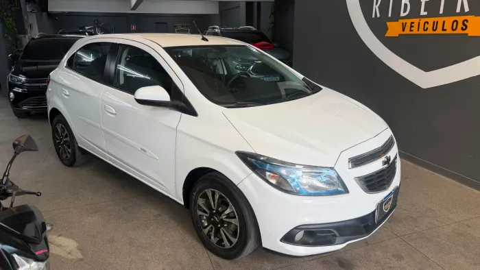 Chevrolet Onix Hatch LTZ 1.4 8V Flex Power Aut. 4P 2014