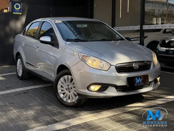 Fiat Siena Essence 1.6 Flex 16V 4P 2013
