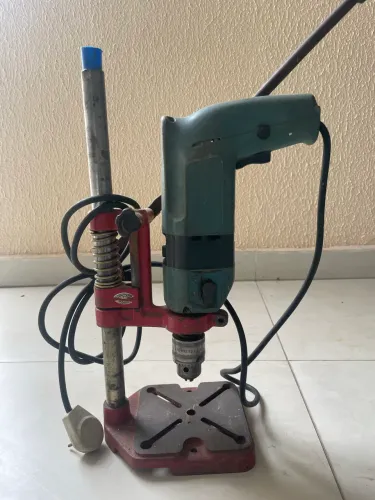 Furadeira de mesa
