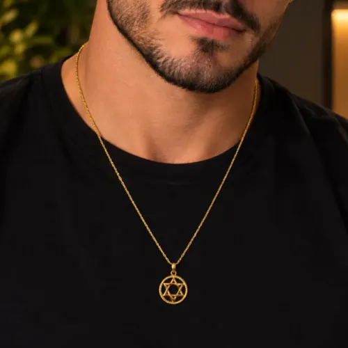 Colar Dourado Estrela de Davi