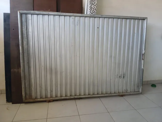 VENDO PORTÃO DE AÇO GALVANIZADO