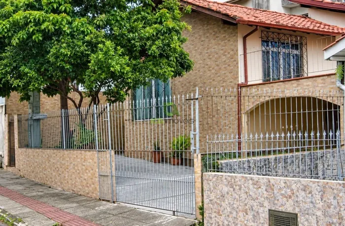 CASA À VENDA NO BAIRRO BELA VISTA