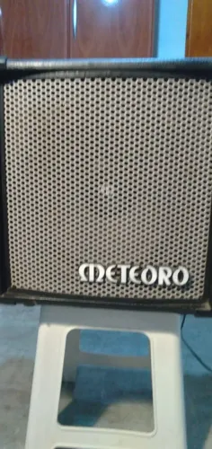 Cubo Meteoro RX100 caixa amplificada