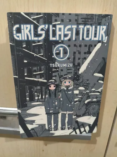 Girls' Last Tour - Volume 1 Versão em Inglês