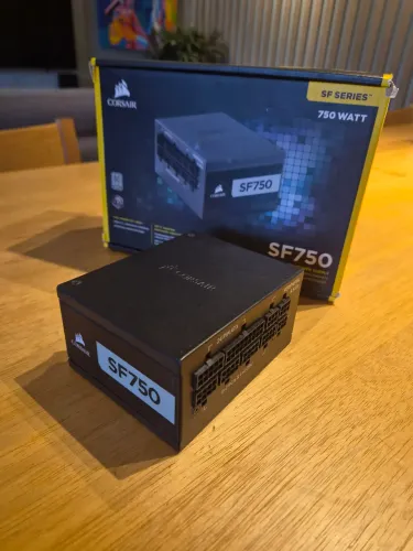Fonte 750W SFX Corsair SF750 80 plus platinum