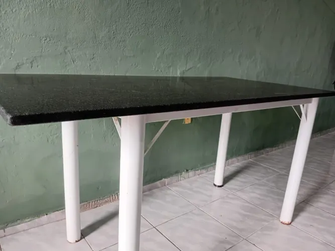 Mesa muito linda de para sua casa
