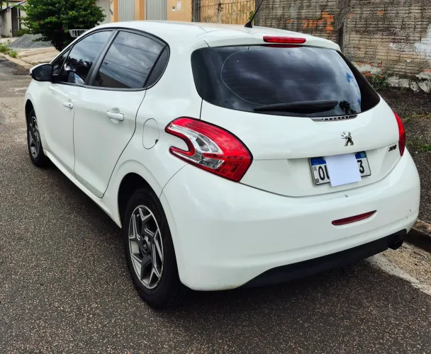 Peugeot 208 Active/active Pack 1.5 Flex 8V 5P 2014