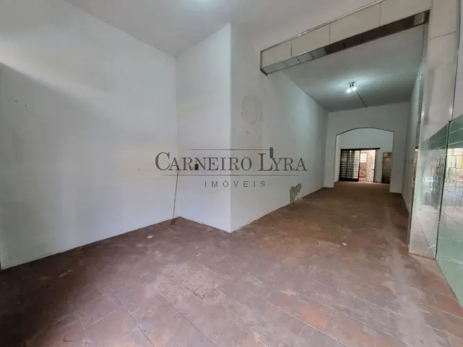 Salão comercial de 82m² para locação por R$900 + IPTU - Vila Nova