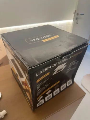 Lixeira de Embutir Preta