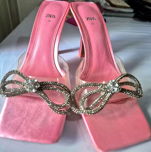 Sandália Zara Origibal Rosa de Salto Fino com Pedrarias - 37