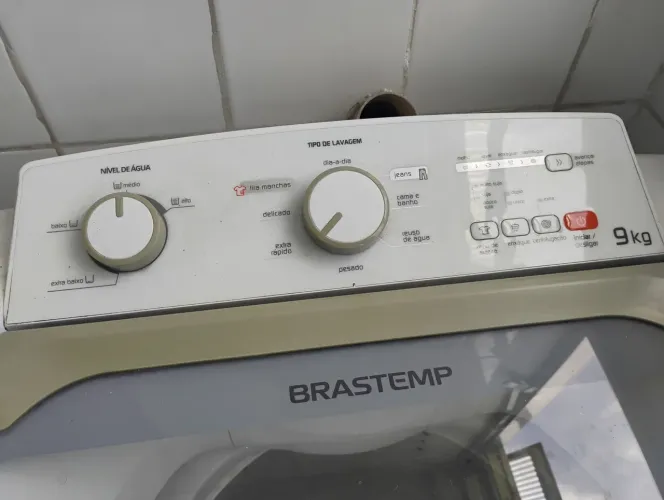 VENDO MÁQUINA DE LAVAR COM DEFEITO RS 600