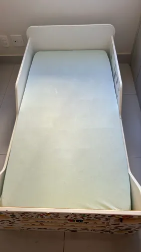 Cama infantil carro e colchão