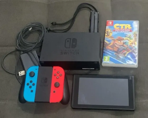 Nintendo Switch V2 Neon Completo + Jogo Crash Team Racing + Cartão de Memória