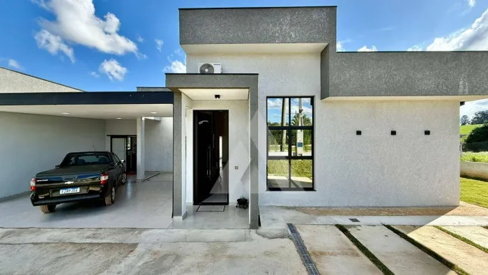 Casa com 3 quartos à venda, - Condominio Pinheiros do Lago - Alambari/SP.