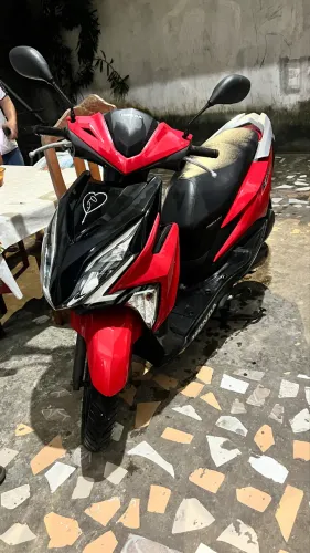 Vendo uma moto quitada, pronta para uso 