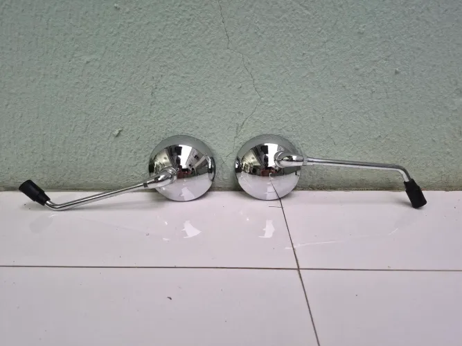 Par de Retrovisores cromados <br>Par de retrovisores cromados originais Royal Classic 350<br>