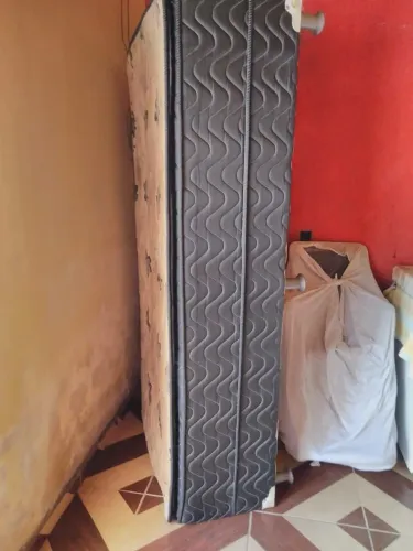 Cama em boas condições top