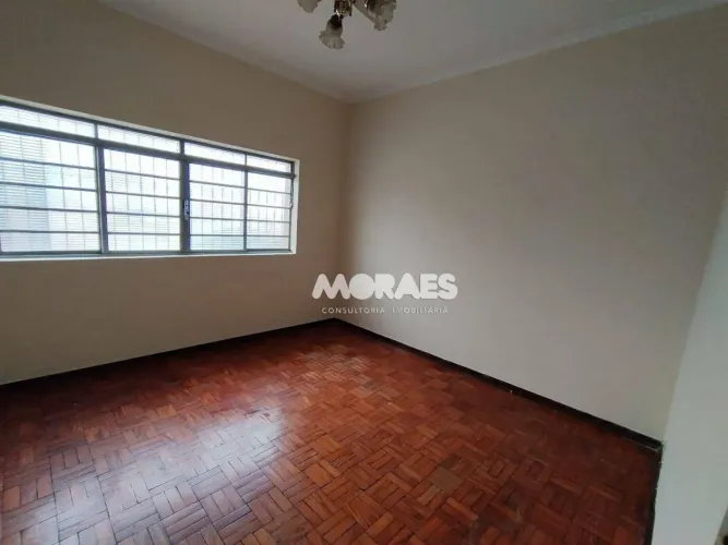 Casa com 3 Quartos para alugar, 210 m² por R$ 2.800/mês - Parque Paulistano - Bauru/SP