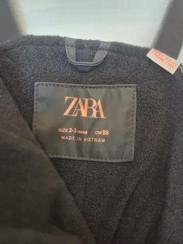 Zara jardineira neve