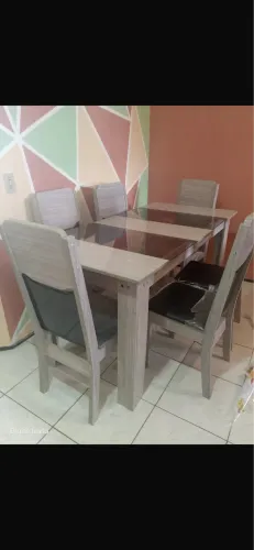 Mesa de 6 cadeiras