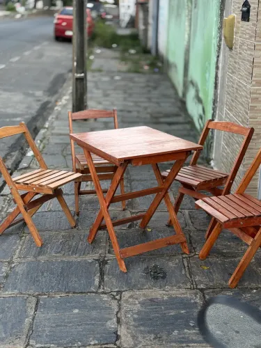 Conjunto de Mesa e Cadeiras Dobráveis
