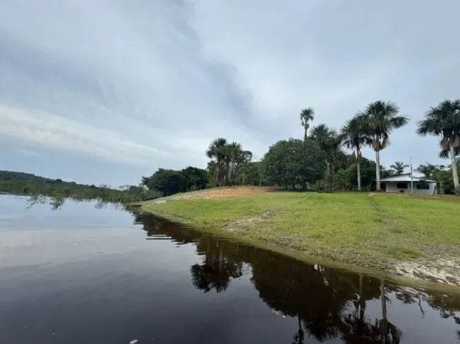 LINDO SÍTIO COM VISTA PARA O RIO, TARUMÃ MIRIM, ACESSO PELO RIO E BR174