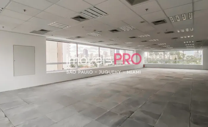 Conjunto corporativo para locação na Berrini