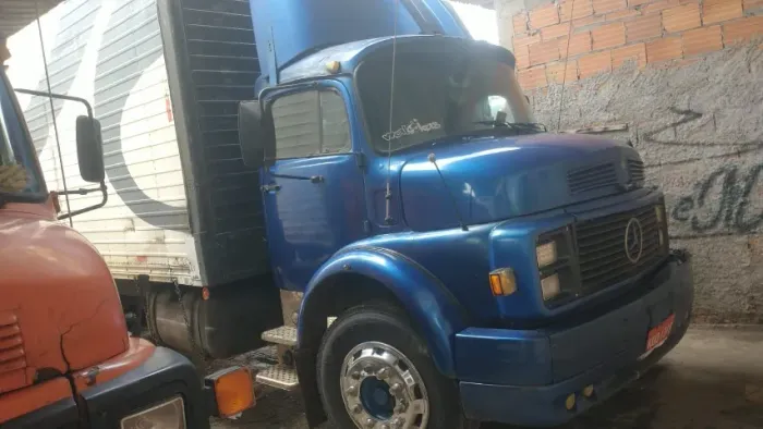 Caminhão truco Bau