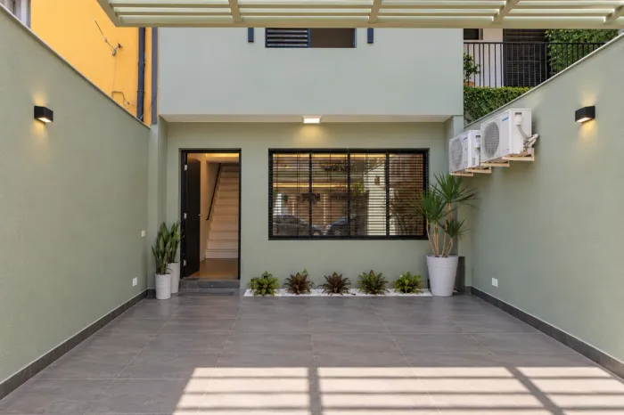 Casa de vila para venda em Vila Olímpia com 3 quartos, sendo 1 suíte, 180m²