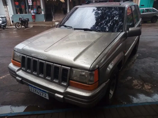 Jeep Grand Cherokee Laredo 4.0 Aut. 1998