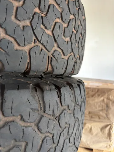 BF Goodrich 285/70 r17