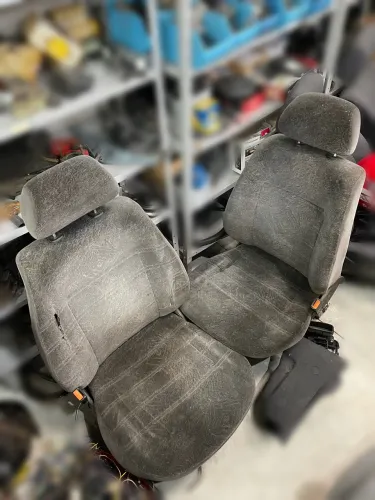BANCOS DIANTEIROS E TRASEIROS GOLF MK3