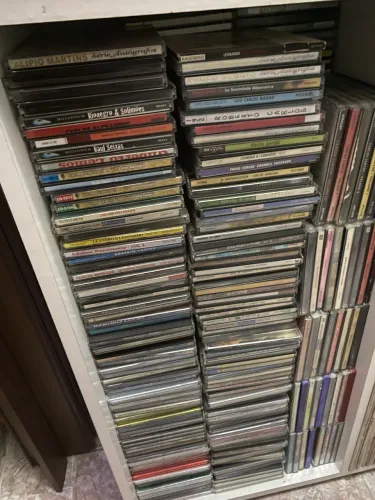 COLEÇÃO DE CDs ORIGINAIS - GRANDE LOTE 