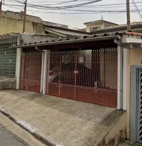 Casa à venda em Pestana, Osasco: 2 dormitórios e amplo espaço