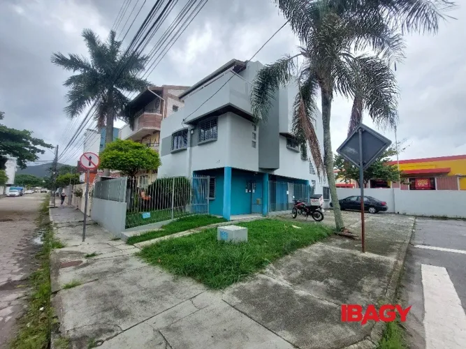Oportunidade! Casa em Trindade - Florianópolis