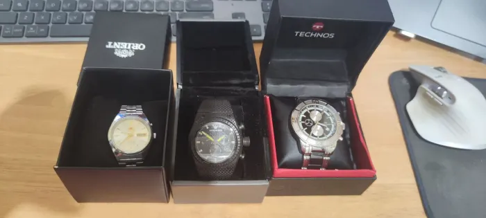 Relógio de marca, Armani, Orient e Technos