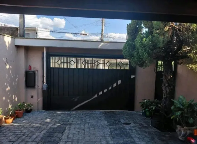 CASA A VENDA EM CANUDOS ?