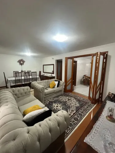 Sobrado Tarumã com quarto terreo- 186 m com 4 quartos em Tarumã - Curitiba - PR