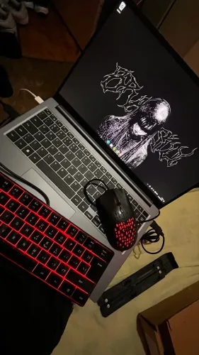 Galaxy Book4 Core i3 8GB 256GB + Teclado, Mouse e Tripé