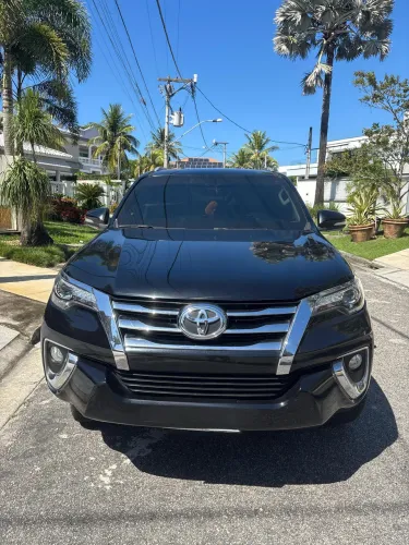 Toyota Hilux SW4 SRX 4X4 2.8 TDI 16V Dies. Aut. 2016