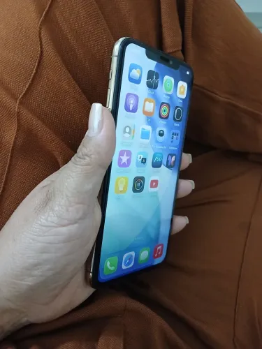 Vendo iPhone 11 pro max 